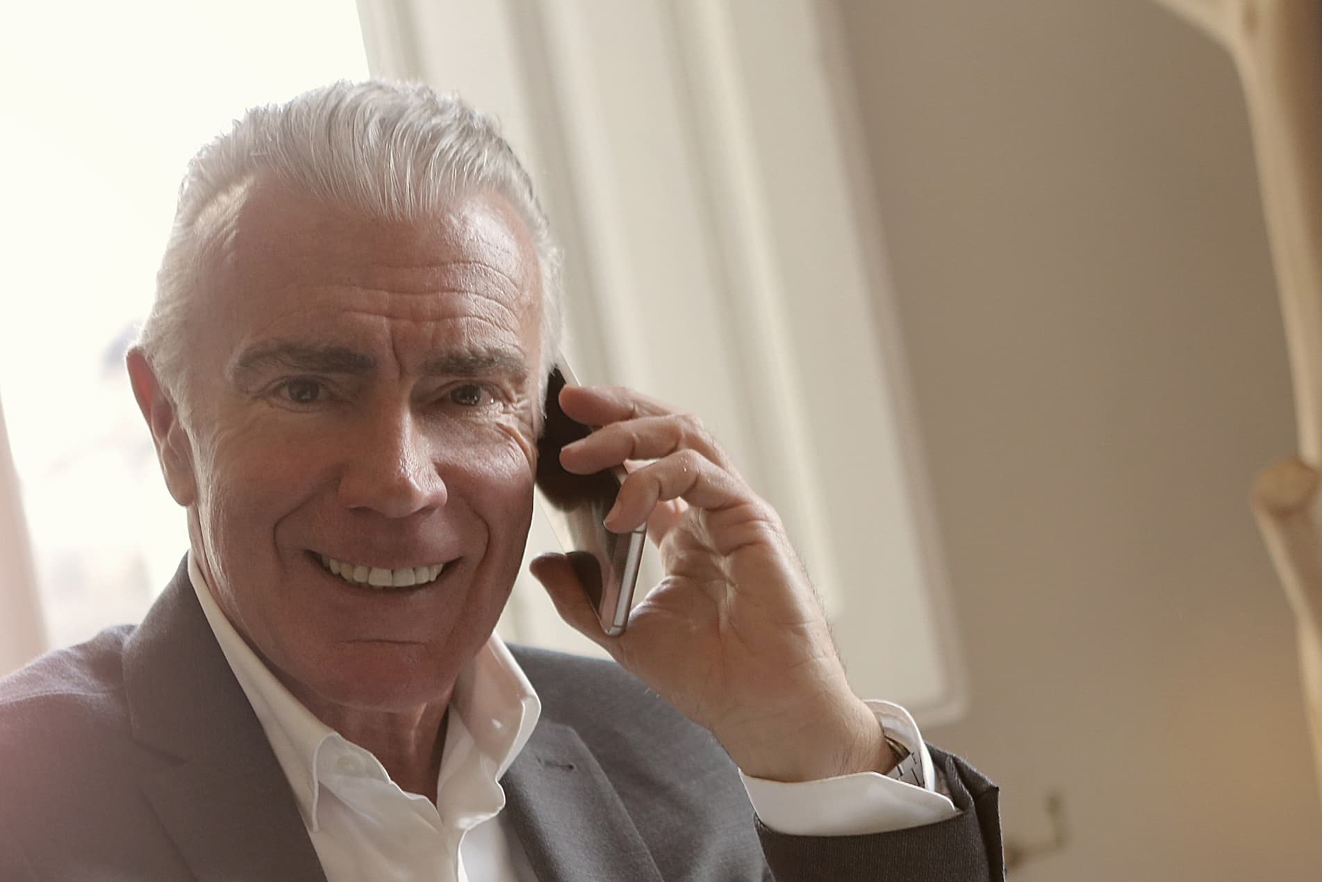 Telefonische Soforthilfe durch Schuldnerberater der Schuldner-Hotline Reinfeld (Holstein).