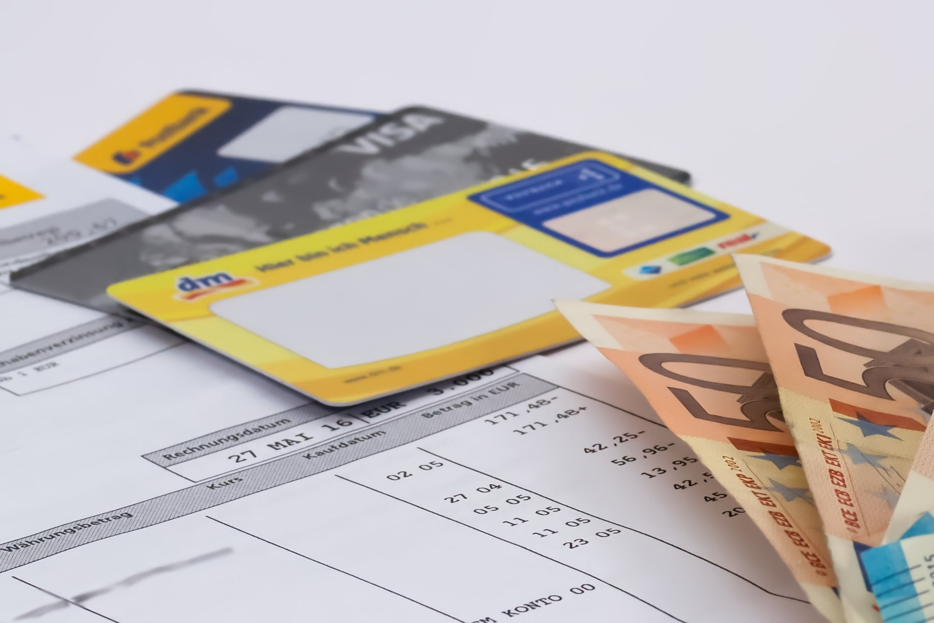 Hohe Rechnungen und kein Geld - Hilfe bietet die Schuldner-Hotline Bad Oldesloe