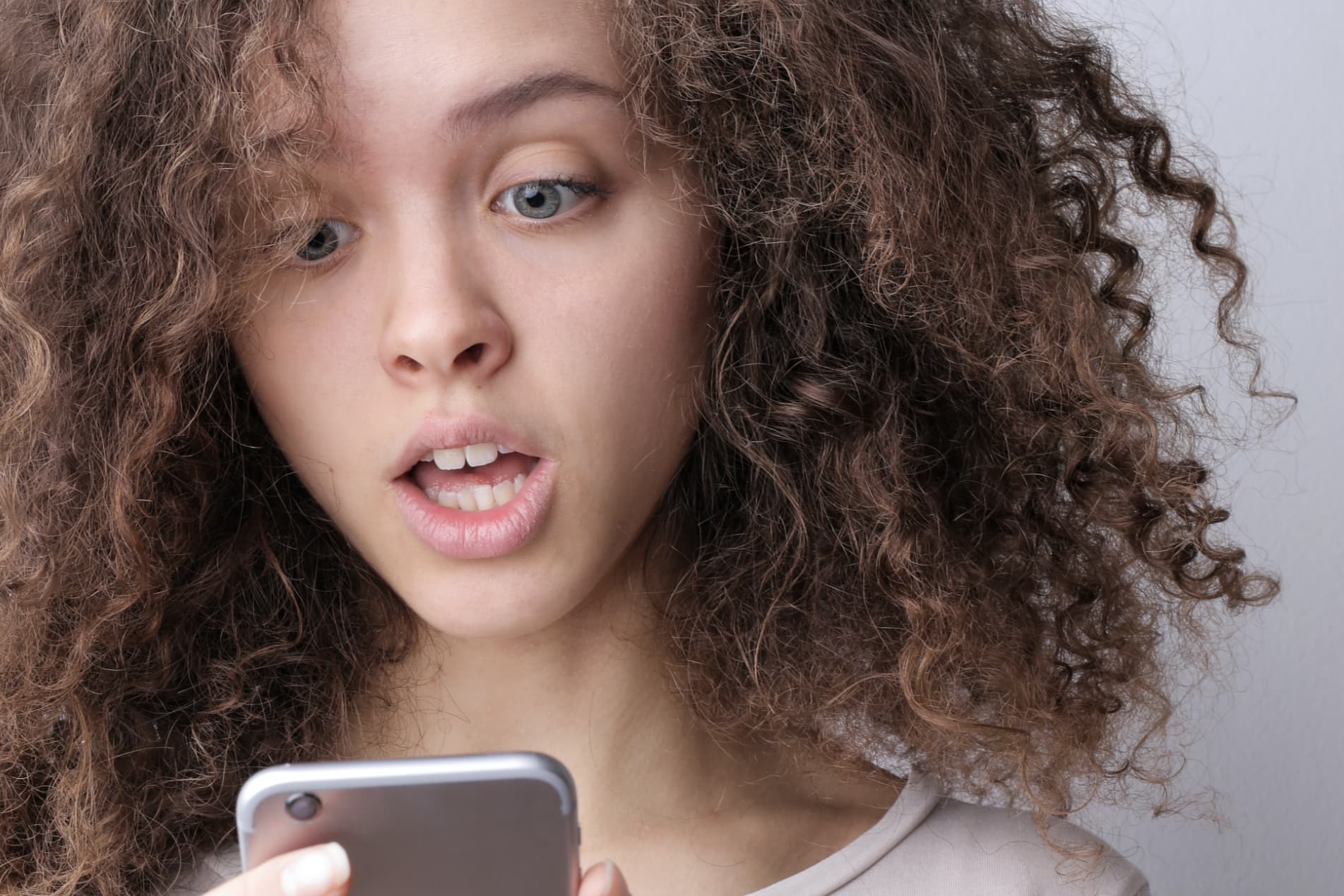 Schulden belasten. Hilfe bietet Schuldnerberater der Schuldner-Hotline Lauterbach